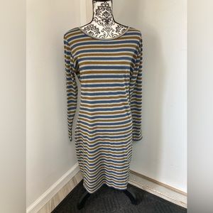 LulaRoe Debbie, size xl, 96% polyester, 4% spandex.